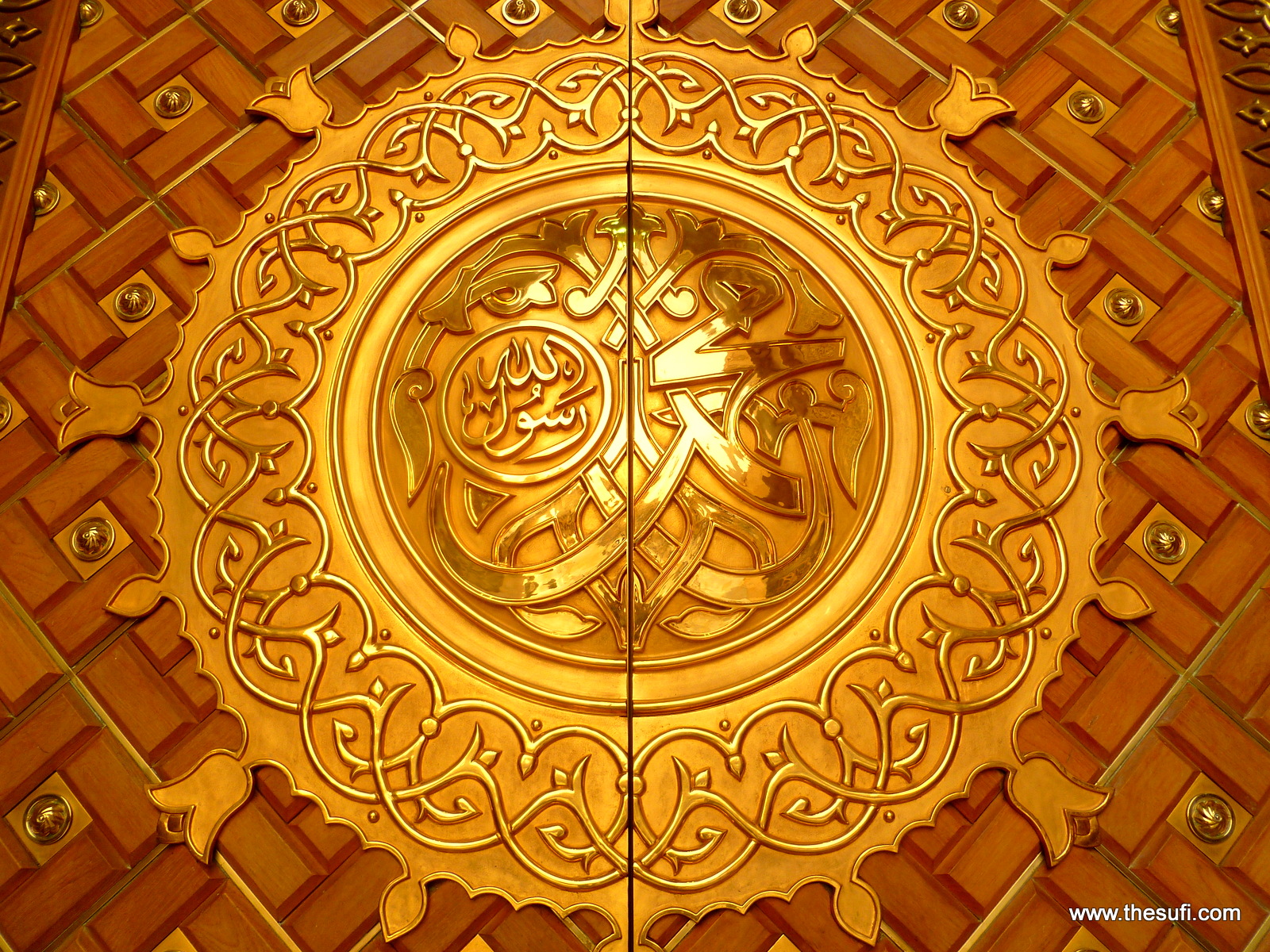 Golden door Masjid-e-Nabwi Medina Munawara Wallpaper 