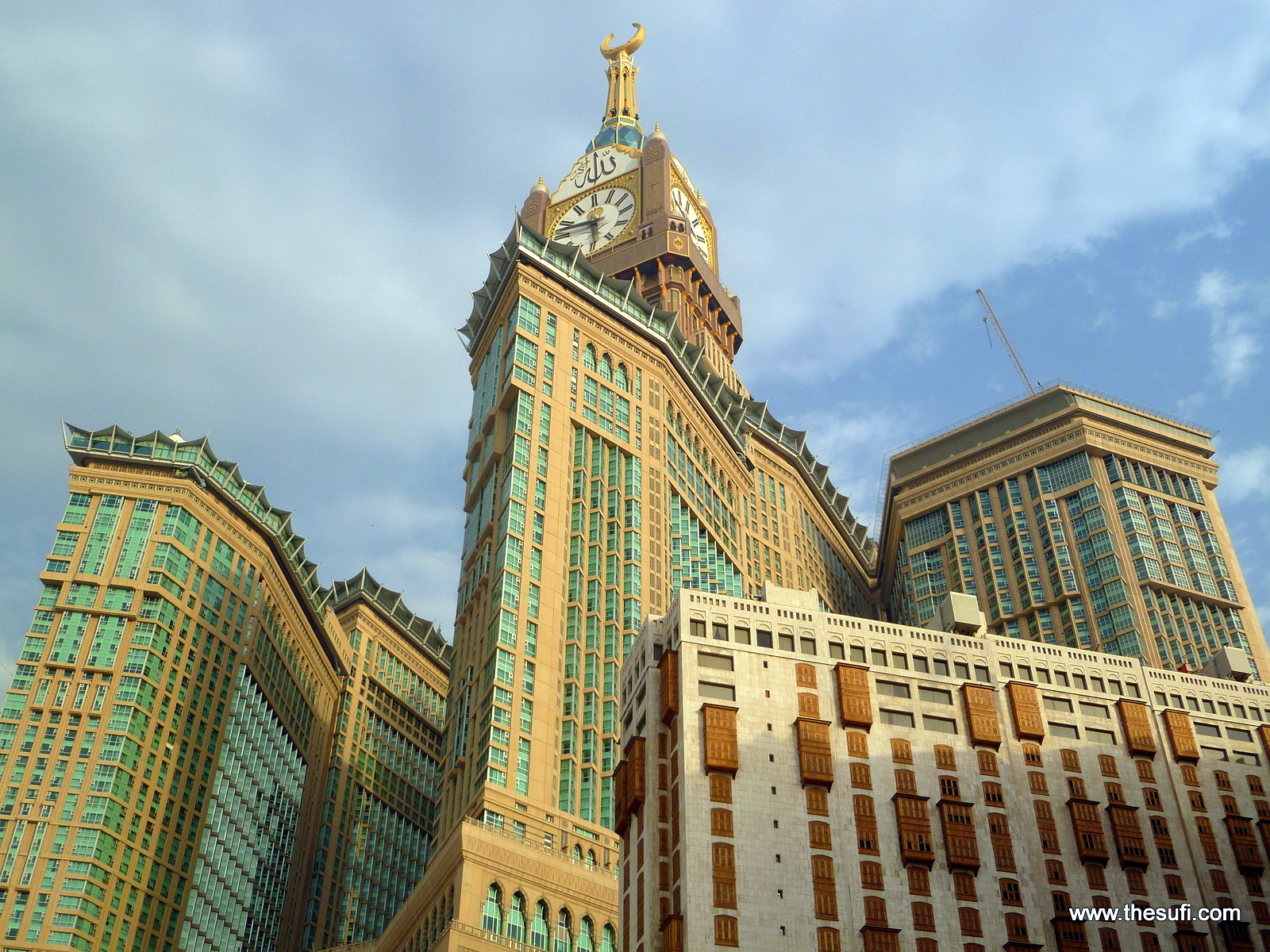 Makkah_clock_tower.jpg  TheSufi.com