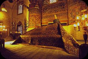 https://www.thesufi.com/wp-content/uploads/mevlana_rumi_shrine_tomb-2.jpg